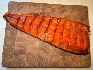 Рыба холодного копчения: Горбуша боковина х/к (юкола)