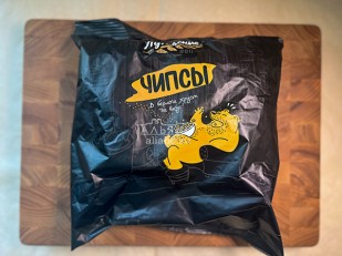 Ресторанные гренки с сметаной и зеленью: Багет пшеничный карамелизированый лук