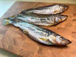 Рыбные снеки: Корюшка с икрой вяленая ГОСТ (крупная)