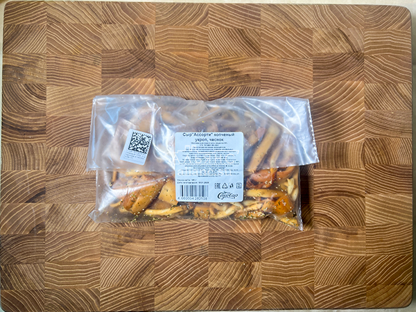 Сыр 150 гр ГОРНЫЙ СЫРОВАР (Ассорти копчёный с укропом и чесноком) в Находке